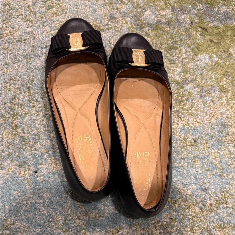 Ferragamo Black Leather Ballet Flats with Bow and Gold Accent
